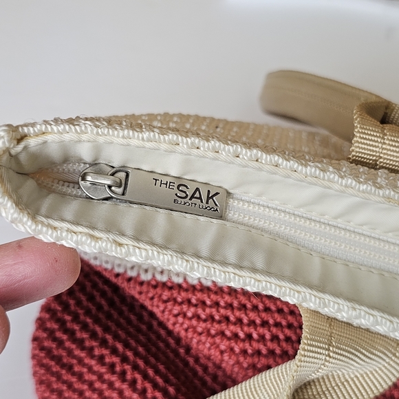 The Sak Shoulder Bag Peach and Cream Crotched Woven Zip Top Beachy Boho - Picture 8 of 10